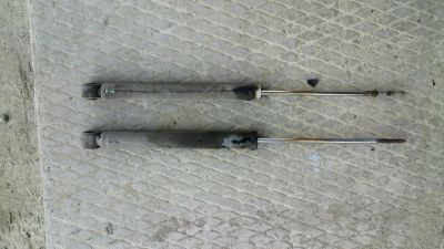 Лот: 4054273. Фото: 1. Амортизаторы на Toyota Funcargo. Ходовая, подвеска, рулевое управление