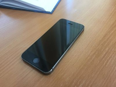 Лот: 6639638. Фото: 1. Iphone 5s 16Gb Space Grey. Смартфоны