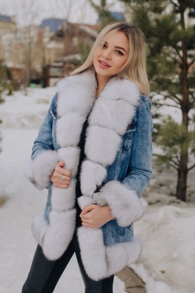 Лот: 11169116. Фото: 1. Весенняя джинсовка с мехом светлого... Верхняя одежда