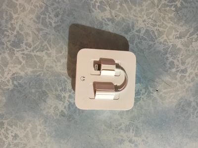 Лот: 12341120. Фото: 1. EarPods. Наушники, гарнитуры
