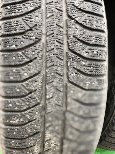 Лот: 12476172. Фото: 1. Зимние шины Bridgestone Ice Cruiser... Шины