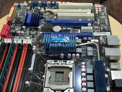 Лот: 14992062. Фото: 1. материнская плата ASUS LGA1366... Материнские платы
