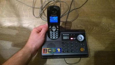 Лот: 10048094. Фото: 1. Телефон с трубкой DECT и автоответчиком... DECT и радиотелефоны