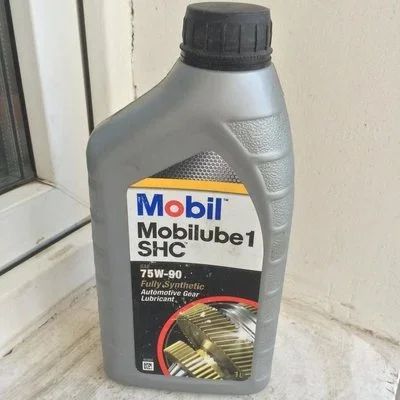 Лот: 9950143. Фото: 1. Трансмиссионное масло Mobil Mobilube... Масла, жидкости