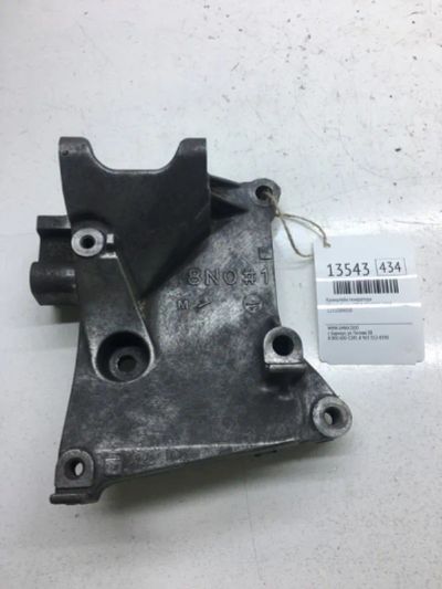 Лот: 20378185. Фото: 1. Кронштейн генератора Nissan Sunny... Кузов