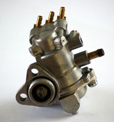 Лот: 21366872. Фото: 1. Насос масляный Yamaha 40 - 50... Запчасти для лодок, катеров, лодочных моторов