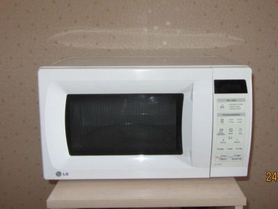 Лот: 5138757. Фото: 1. Микроволновая печь LG MS-1948V. Микроволновки, мини-печи
