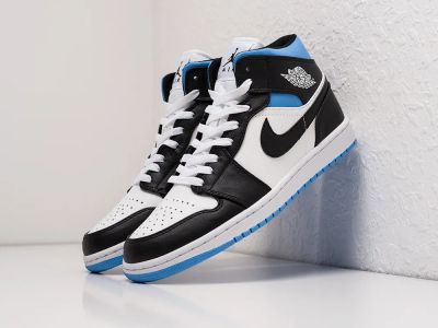 Лот: 18949756. Фото: 1. Кроссовки Nike Air Jordan 1 Mid. Кеды, кроссовки, слипоны