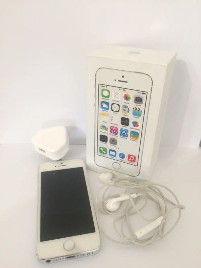 Лот: 11862817. Фото: 1. Apple iPhone 5s 16Gb Silver (читаем... Смартфоны