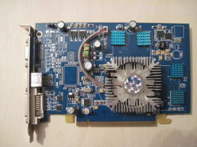 Лот: 11166393. Фото: 1. Radeon x700. Видеокарты