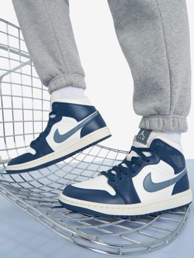 Лот: 24380979. Фото: 1. Кеды женские Nike Air Jordan 1... Кеды, кроссовки, слипоны