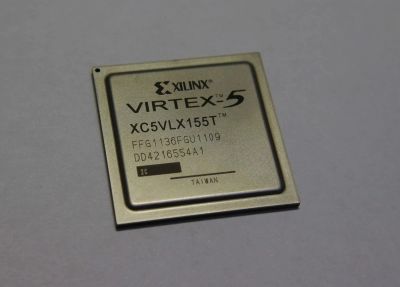 Лот: 6613952. Фото: 1. ПЛИС Xilinx FPGA Virtex-5 XC5VLX155T. Микросхемы