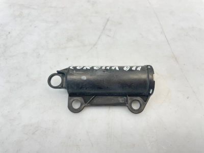 Лот: 25628651. Фото: 1. доводчик бардачка toyota corolla... Двигатель и элементы двигателя