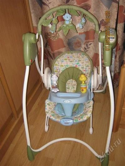Лот: 1603358. Фото: 1. Электро качеля (Graco). Ходунки, прыгунки, качели