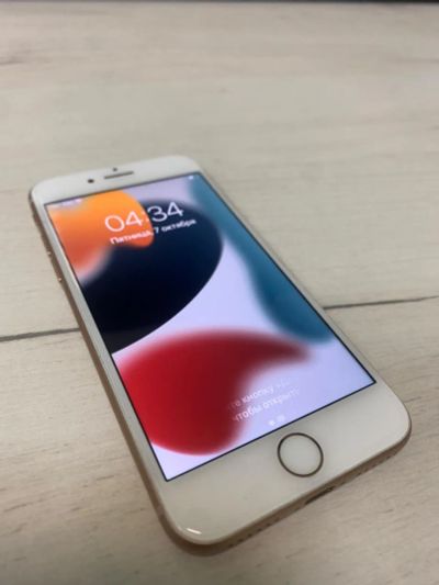 Лот: 19505308. Фото: 1. Смартфон Apple iPhone 8 64 гб... Смартфоны