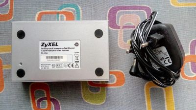 Лот: 10014687. Фото: 1. Коммутатор ZyXEL ES-105A. Коммутаторы