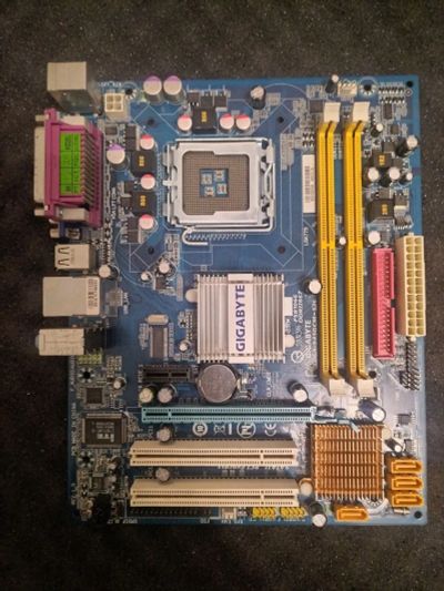 Лот: 21216386. Фото: 1. s775 Gigabyte GA-945GCM-S2L... Материнские платы