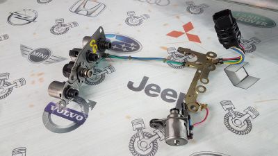 Лот: 24562639. Фото: 1. Соленоид АКПП Nissan Cube CGA3DE... Трансмиссия