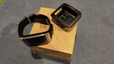 Лот: 16022075. Фото: 1. Часы Samsung Galaxy Gear SM-V700. Смарт-часы, фитнес-браслеты, аксессуары