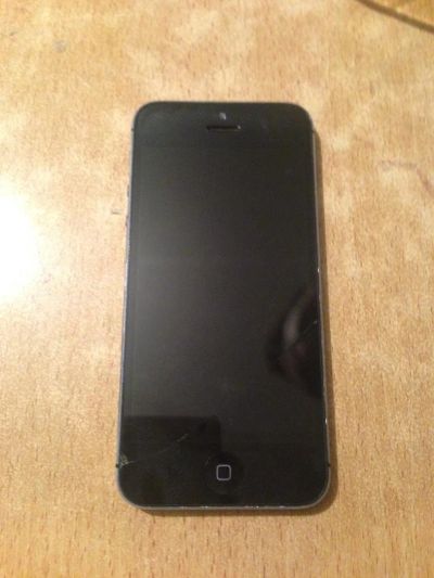Лот: 4923776. Фото: 1. iPhone 5 оригинал. Смартфоны