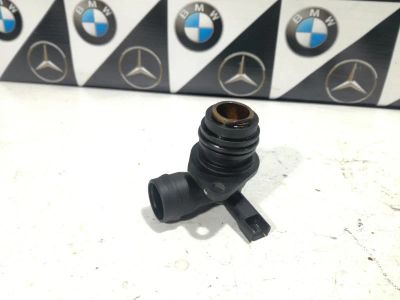 Лот: 15504293. Фото: 1. Штуцер угловой c BMW 5-series... Другое (автозапчасти)