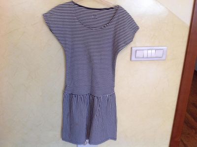 Лот: 9104440. Фото: 1. Платье в полоску XS. Платья