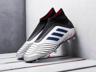 Лот: 16207643. Фото: 1. Футбольная обувь Adidas Predator... Кеды, кроссовки, слипоны