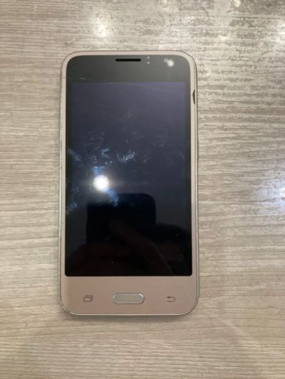 Лот: 19293667. Фото: 1. Смартфон Samsung Galaxy J1 (2016... Смартфоны