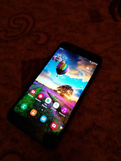 Лот: 15660330. Фото: 1. Samsung j4. Кнопочные мобильные телефоны