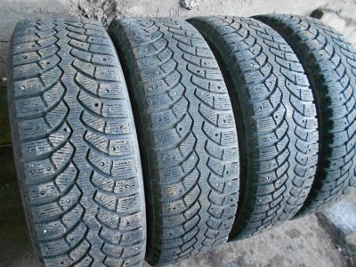 Лот: 24667792. Фото: 1. 4 шт 215-70-16 Bridgestone Spike-01. Шины