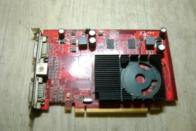Лот: 19876280. Фото: 1. Видеокарта Radeon HD 3650 512... Видеокарты