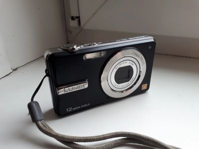 Лот: 12615749. Фото: 1. Цифровой фотоаппарат Lumix. Цифровые компактные