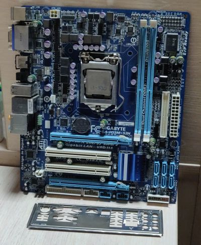 Лот: 19817587. Фото: 1. Мат. плата Gigabyte GA-H55M-S2H... Материнские платы