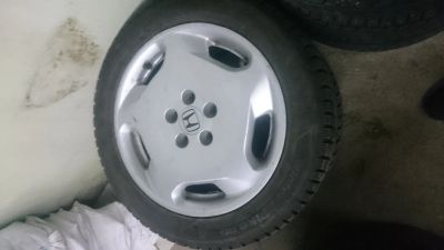 Лот: 12492922. Фото: 1. Зимние колеса Hankook 215*55*17. Шины
