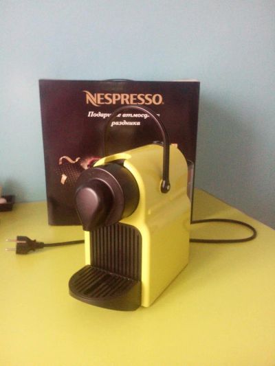 Лот: 6310361. Фото: 1. Кофемашина капсульного типа Nespresso... Чайники, кофемашины, кулеры