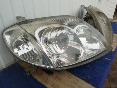 Лот: 14948216. Фото: 1. Фары toyota corolla. Оптика и освещение