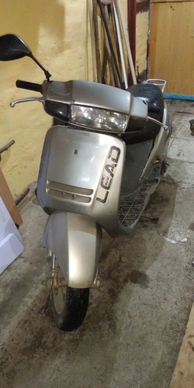 Лот: 13361370. Фото: 1. Honda lead 90 не на ходу. Мотороллеры, мопеды