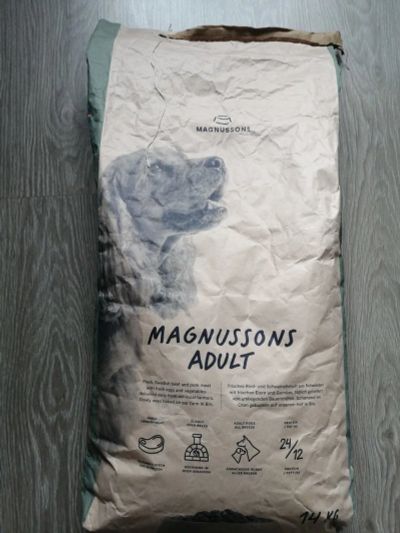 Лот: 16294512. Фото: 1. Собачий корм Magnusson Vuxen adult. Корма