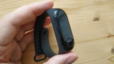 Лот: 13234898. Фото: 1. Xiaomi Mi Band 3. Смарт-часы, фитнес-браслеты, аксессуары