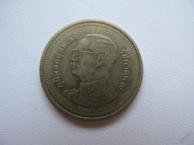 Лот: 8640685. Фото: 1. 2 бат желтая монета тайланд. Азия