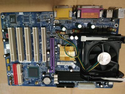 Лот: 18948880. Фото: 1. Материнская плата GigaByte GA-8IE533... Материнские платы