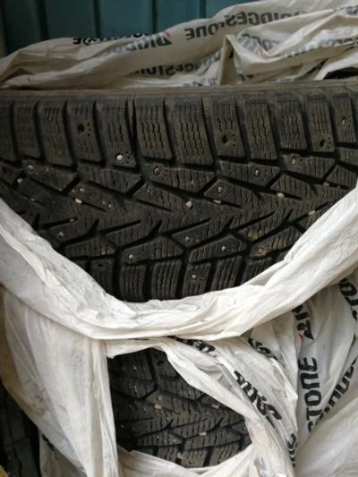 Лот: 16695089. Фото: 1. Шины 215/55/17 Nokian H7. Шины