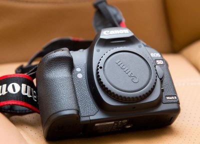 Лот: 12736590. Фото: 1. Canon 5D Mark II - полный кадр... Цифровые зеркальные