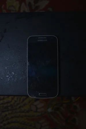 Лот: 6717836. Фото: 1. samsung s4 mini, разбитый. продажа... Смартфоны