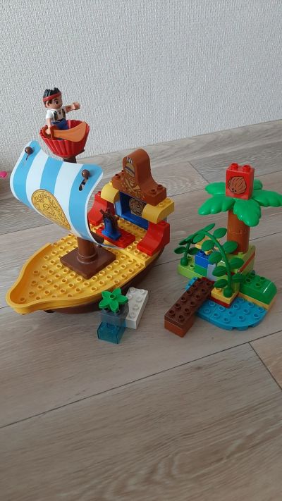 Лот: 16400201. Фото: 1. Lego duplo Пиратский корабль Джейка. Конструкторы