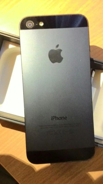 Лот: 5331046. Фото: 1. iPhone 5 16gb black Айфон черный... Смартфоны