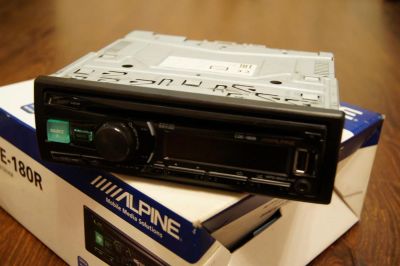 Лот: 8205910. Фото: 1. Alpine CDE-180R - CD/USB ресивер. Автомагнитолы