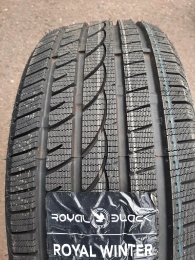 Лот: 25898726. Фото: 1. 225/45 R17 Royal Black Winter... Шины