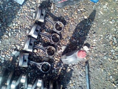 Лот: 10077168. Фото: 1. Поршня + шатуны 3s-fe Toyota. Двигатель и элементы двигателя