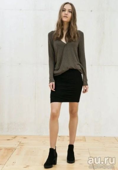 Лот: 14522857. Фото: 1. Юбка черная прямая с замком Bershka. Юбки
